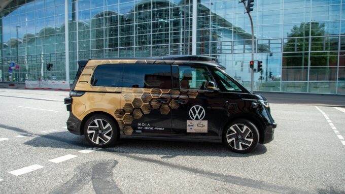 Provåkt: Volkswagen lanserar självkörande ID. Buzz AD